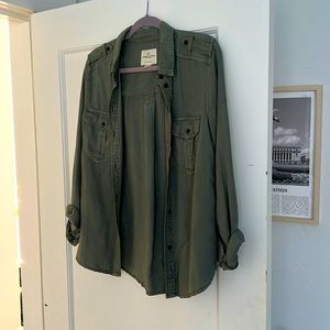 American Eagle Button up